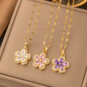 Wholesale Women’s Flowers Pendant Necklace With Inlay Artificial Rhinestones, 18K Real Gold Plated Copper, Water Plating, Lip Chain