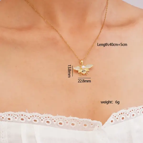 Wholesale Women's Necklace Vintage French Style Copper Embedded Zirconia Bees Pendant Oil Enameled Personalized Luxury Stainless Steel Chain