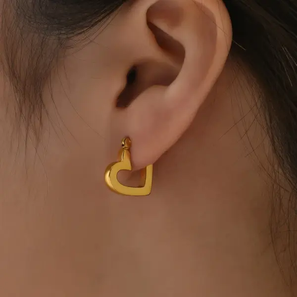 Wholesale 304 Stainless Steel Heart Shape Solid Color PVD Coated 18K Gold Plated Real Gold Plated 18K Gold Retro Classic Style Waterproof Non Tarnish Plating Gold Earrings