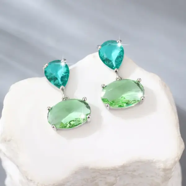 Wholesale 1 Pair Casual Elegant Glam Round Oval Owl Copper Zircon Electroplated Women's Ear Studs
