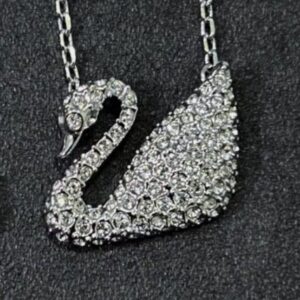 Sticky stone white goose necklace