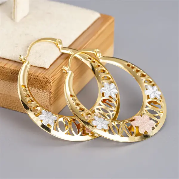 Wholesale Three-dimensional Flowers Earrings For Women In Copper With KC Golden Water Plating And 0.03µm Thickness