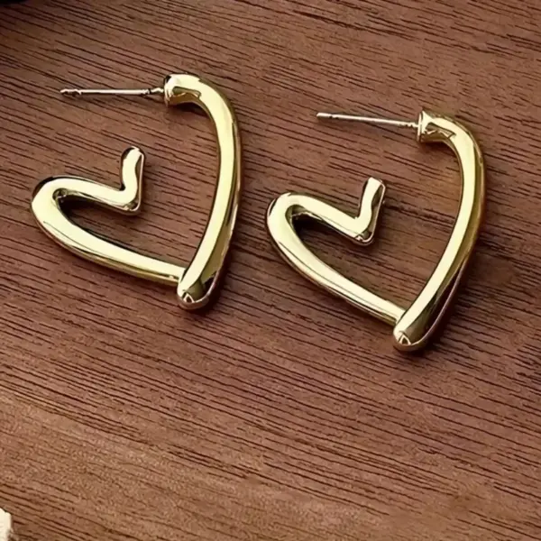Wholesale 304 Stainless Steel Heart Shape Long-Lasting Plated Golden Plated Wedding Sexy Pastoral Earrings