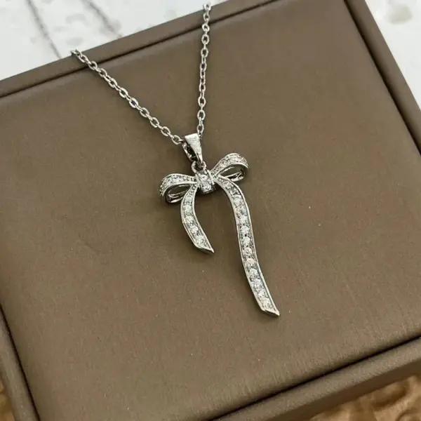 Wholesale Titanium Steel Butterfly Knot Necklace New Style Zircon Butterfly Lock Clavicle Chain Super Fairy Tale Titanium Steel Necklace