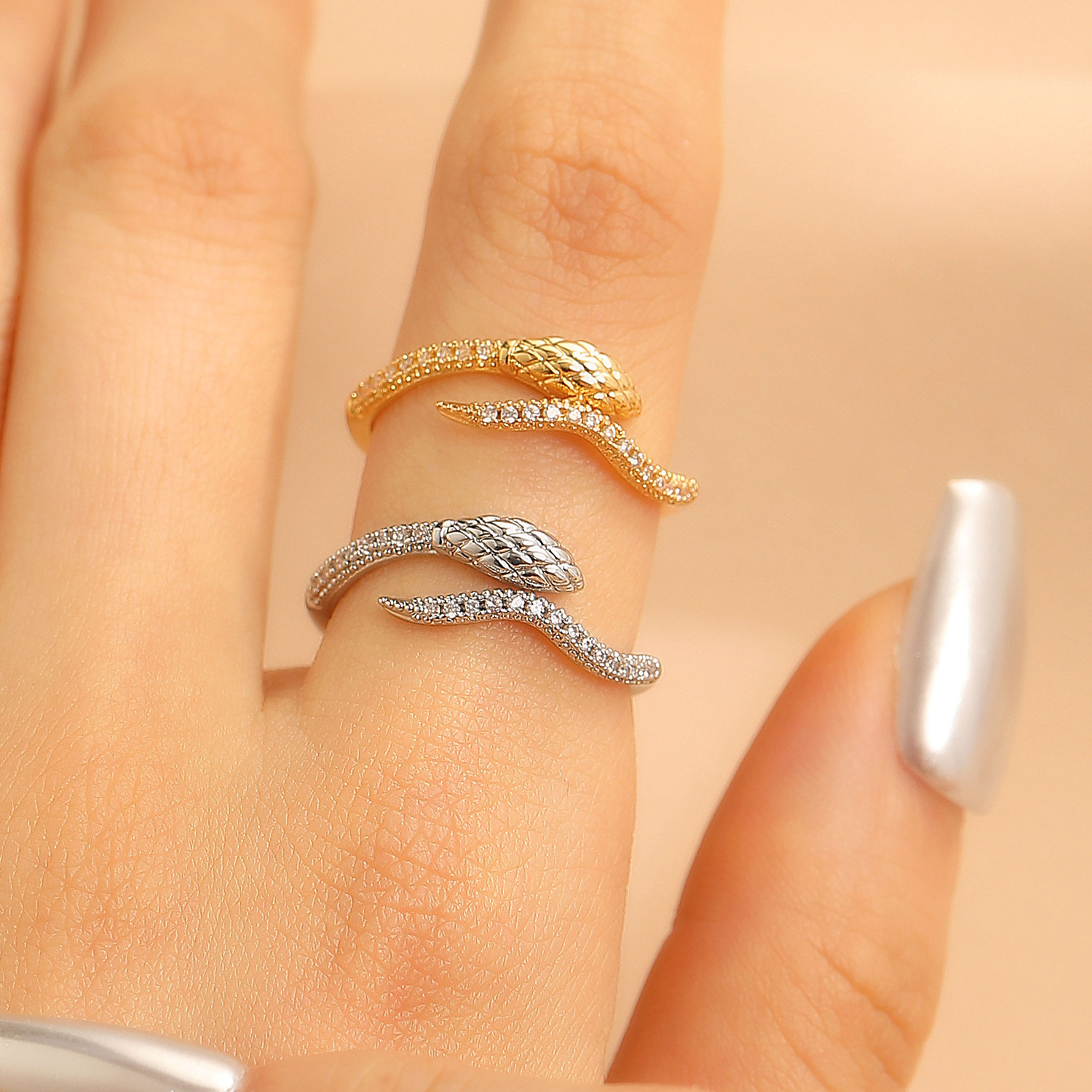 Wholesale Cross-border fashion high-end sense inlaid zircon snake-shaped opening ring female Joker Zodiac spirit snake index finger ring