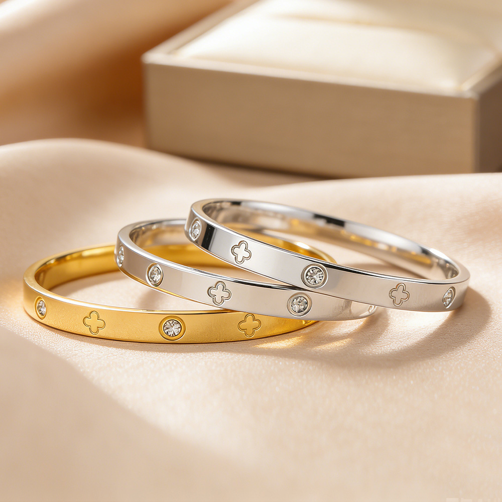 Wholesale Stainless steel electroplated four-leaf clover gold non-fading jewelry titanium steel bracelet