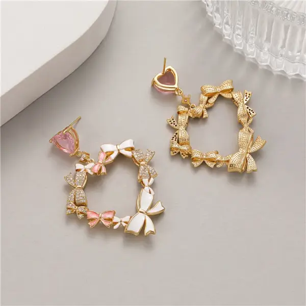 Wholesale Heart Shape Stud Earrings For Women With 925 Sterling Silver Posts, Copper Base, Electroplated Gold Plating, And Rhinestone Inlay