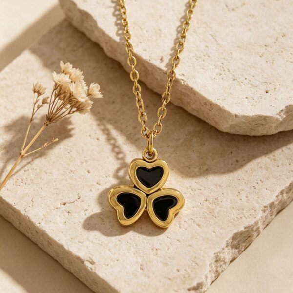 Wholesale Titanium steel four-leaf clover necklace, titanium steel colorfast clavicle chain