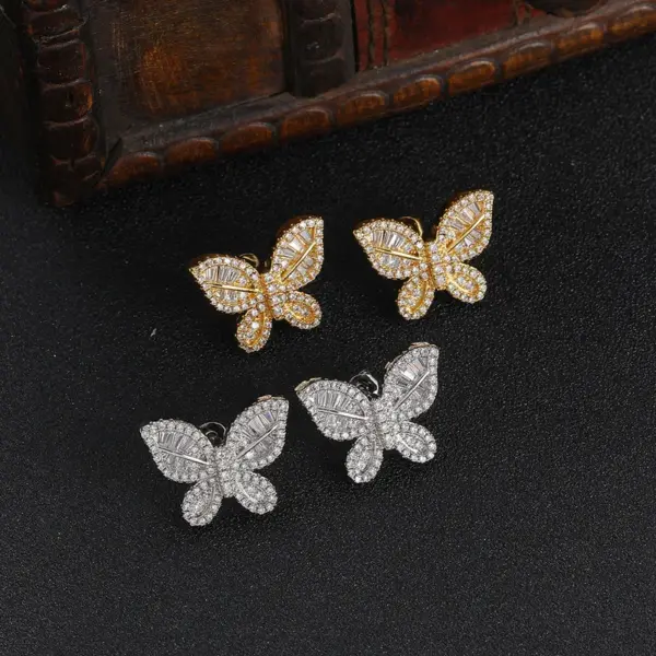 Wholesale Fashionable Butterfly Stud Earrings For Women Hip Hop Copper Embedded Zirconia 3D Butterfly Full Zircon Earrings