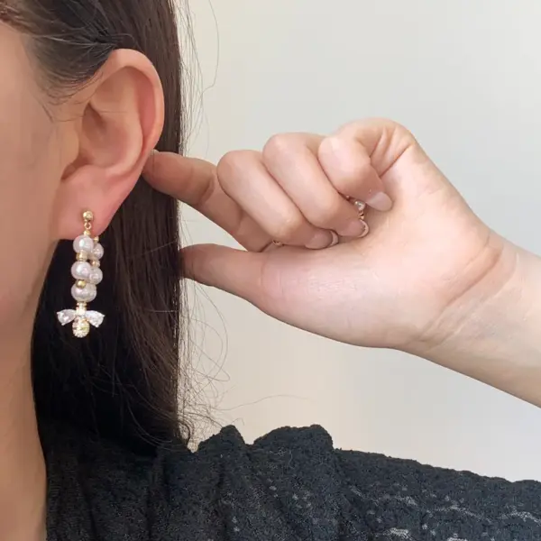 Wholesale Elegant Butterfly Flower Pearl Pendant Earrings With Sparkling Zirconia East Gate Of Seoul Luxury Atmosphere Women's Jewelry