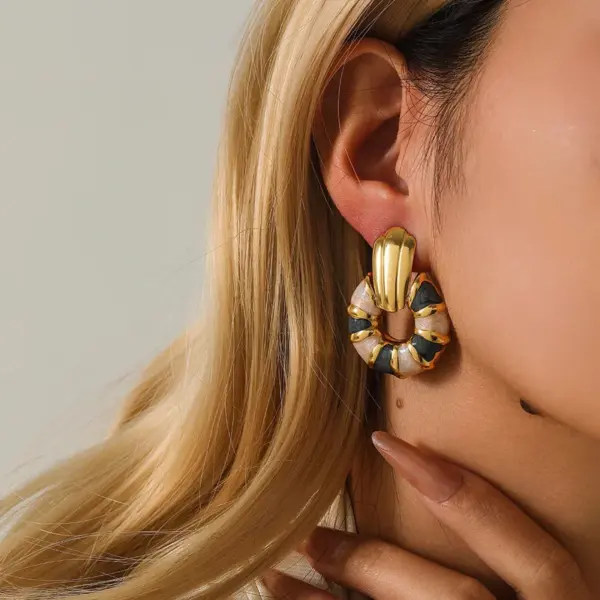 Wholesale Elegant Shell Shaped Enamel Drip Oil Non-Fading Earrings For Women Fashionable Luxury Stainless Steel Jewelry