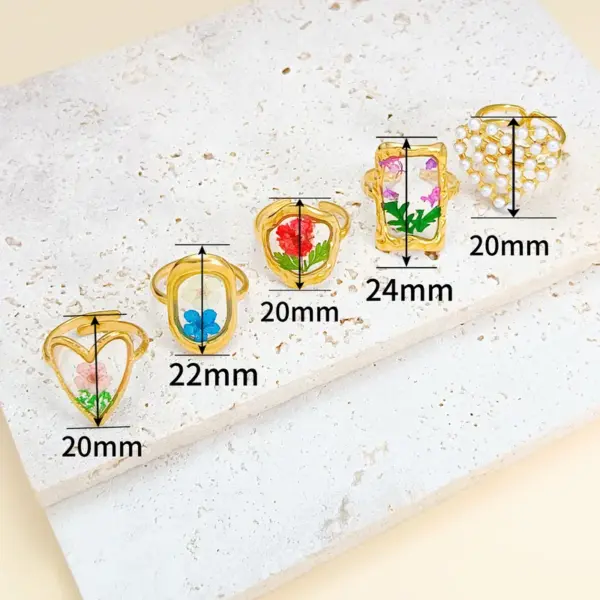 Wholesale New Fashion Design 304 Stainless Steel Furnace Electroplated 18K Real Gold Dried Flower Resin Heart Open Ring