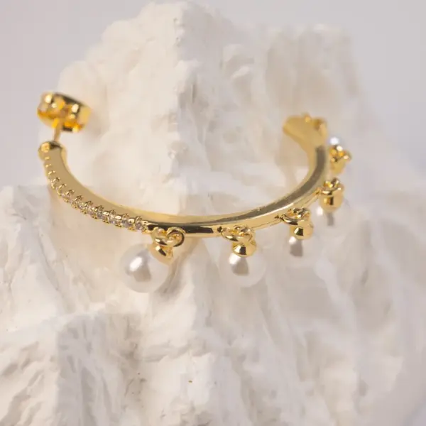 Wholesale 1 Pair Elegant Luxurious Wedding C Shape Plating Inlay Copper Artificial Pearls Zircon 18K Gold Plated Earrings
