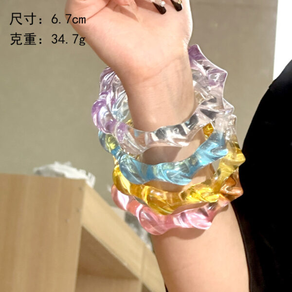 Wholesale gradient transparent color matching wave round geometric resin bracelet ig color bracelet