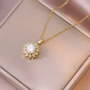 X3123 Gold Rotating Flower Necklace