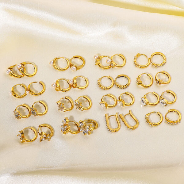 oly-d7eddfd3c1bea5846286c4fcfcf24e3b Wholesale Ig Simple Stainless Steel 18K Gold-Plated Flower Inlaid with Diamonds and Pearl Earrings for Women Accessible Luxury High-End Earrings