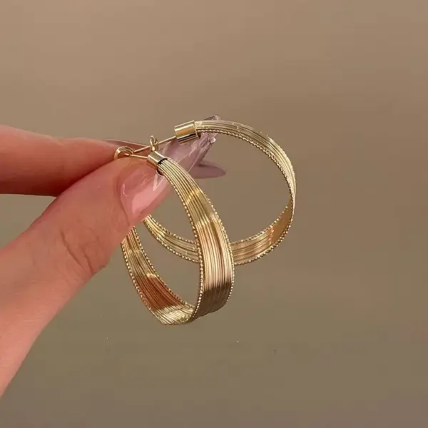 Wholesale Multi-layer Plain Hoop Earrings With Twisted Edges Gold Geometric Rubber Inlaid Unisex Copper Earrings