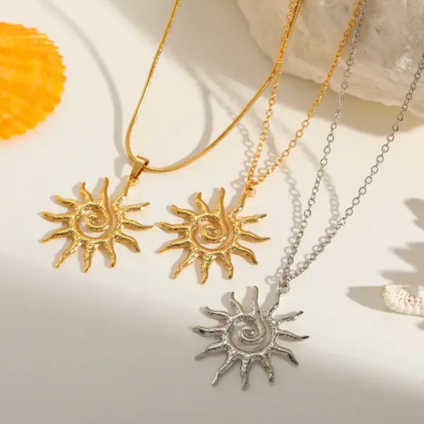 Wholesale Jewelry Retro Classic Style Sun 304 Stainless Steel Plating Pendant Necklace Cable Chain