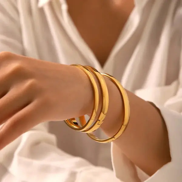 Wholesale 304 Stainless Steel Geometric Customization Laser Engraving PVD Coated 18K Real Gold Plated Casual Simple Style IG Style Waterproof Non Tarnish Gold Bangle