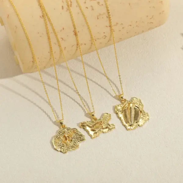 Wholesale Hot-Selling Retro Fashion Dinosaur Design Pendant Collarbone Chain Copper Necklace Halloween Matching