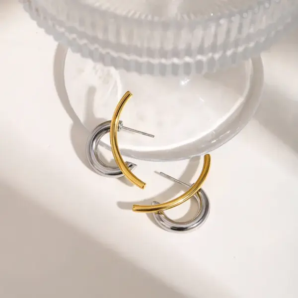 Wholesale Design Sense 18K Gold 304 Stainless Steel Gold And Silver Color Block Letter/Letter Pattern Vacuum Plating (In Furnace) Simple Line Earrings Jewelry Wholesale