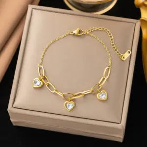 42 [Ae2184] White Diamond Heart Bracelet / Gold