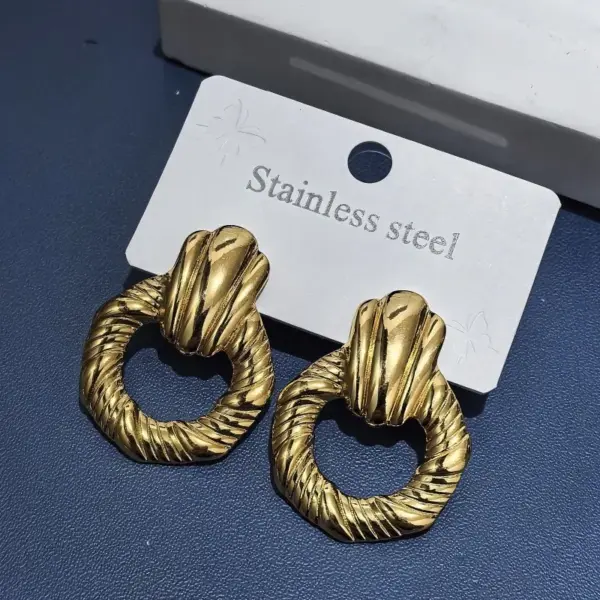 Wholesale 304 Stainless Steel Paisley Solid Color Golden Plated Elegant Modern Style Ear Studs