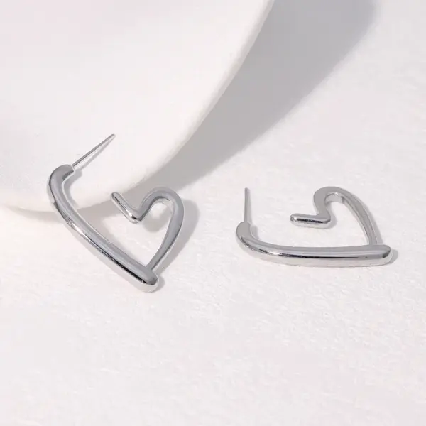 Wholesale PVD Coated Real Gold Plated 18K Gold Heart Shape 304 Stainless Steel Casual Sweet Simple Style Waterproof Non Tarnish Ear Studs