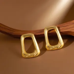 E0480-Geometric Trapezoid-Earrings- Gold