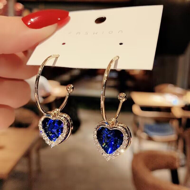 Wholesale Love Earrings Women's Light Luxury Niche Design Sense Earrings Temperament High-end Sense Earrings Valentine's Day Gift for Girlfriend
