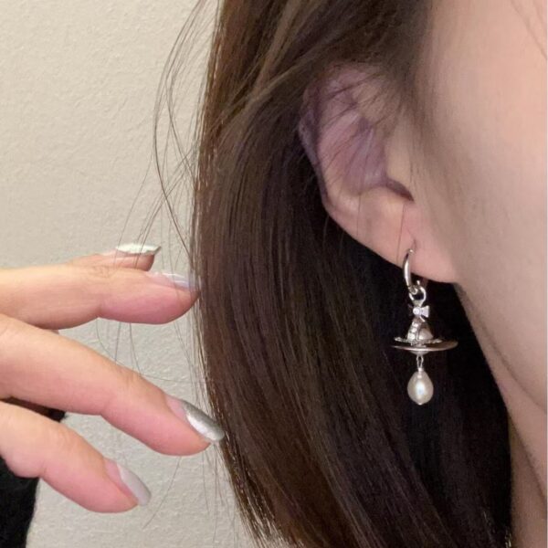 Wholesale Western Queen Mother Vintage French Saturn Water Drops Baroque Pearl UFO Valentine's Day Gift Light Luxury Earrings