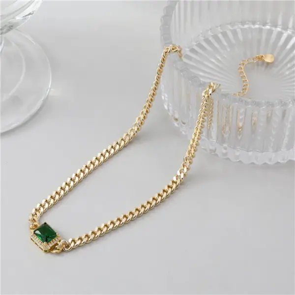 Wholesale Geometric Cuban Chain Link Necklace In Copper With Zircon Inlay Featuring Artificial Crystal Pendant For Unisex