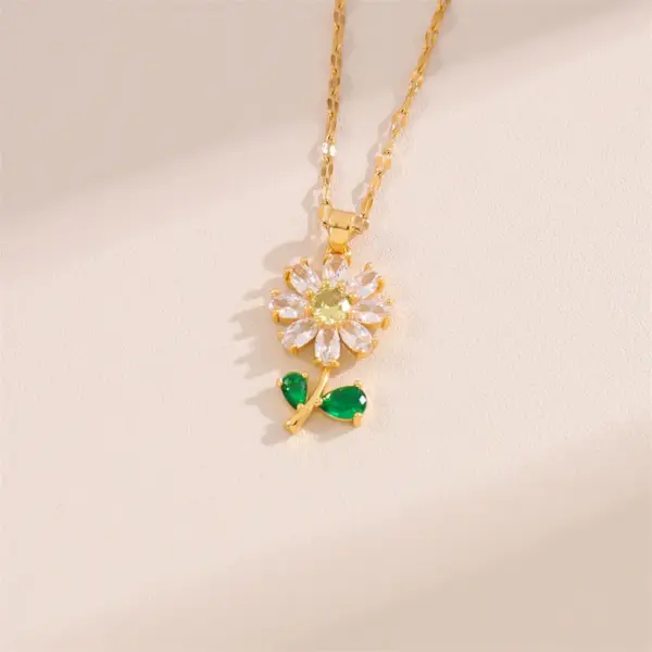 Wholesale 201 Stainless Steel Copper Flower Water Plating Vacuum Plating Zircon 18K Gold Plated 18K Gold Simple Style Coffee Bean Chain Transparent Gold Pendant Necklace