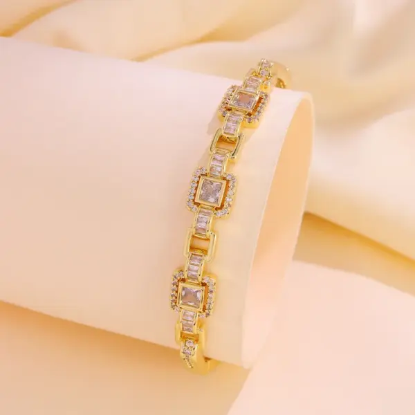 Wholesale Geometric Electroplated Copper Bangle For Women With Zircon Inlay And Water Plating Gold Process