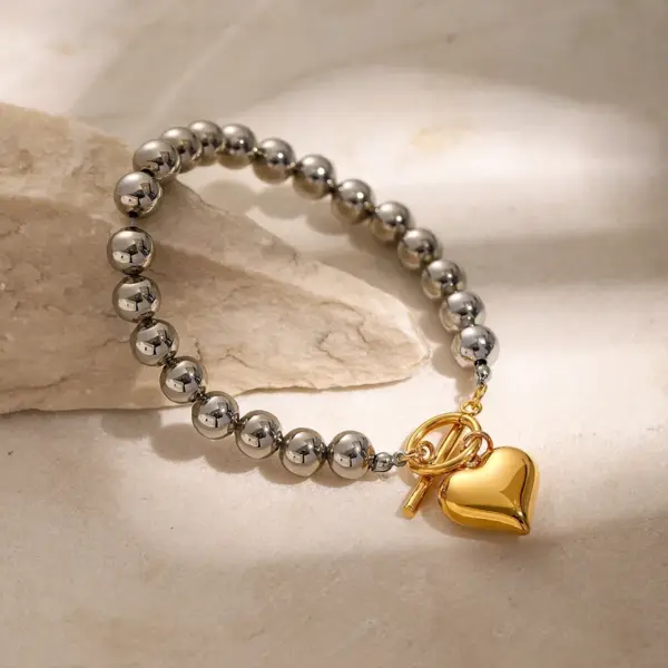 Wholesale PVD Coated Real Gold Plated 18K Gold Heart Shape 304 Stainless Steel Simple Style Classic Style Waterproof Non Tarnish 304 Stainless Steel Bracelets