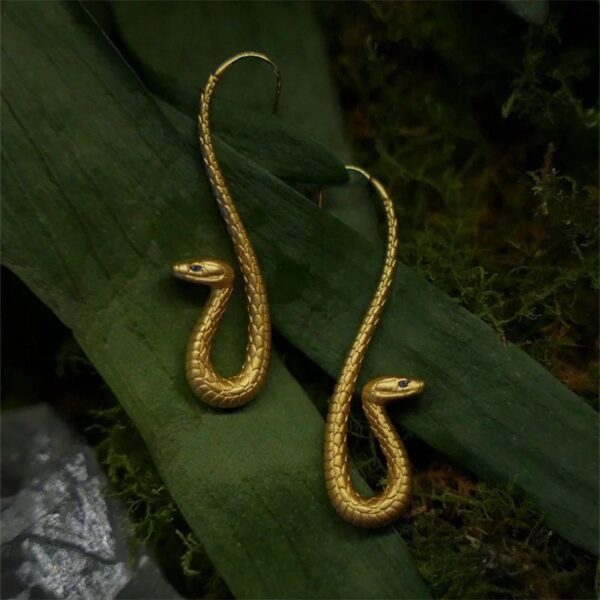 Wholesale Personality Exaggerated Earrings Zodiac King Cobra Design Electroplated Gold Ladies Ear Hook Zodiac Gift