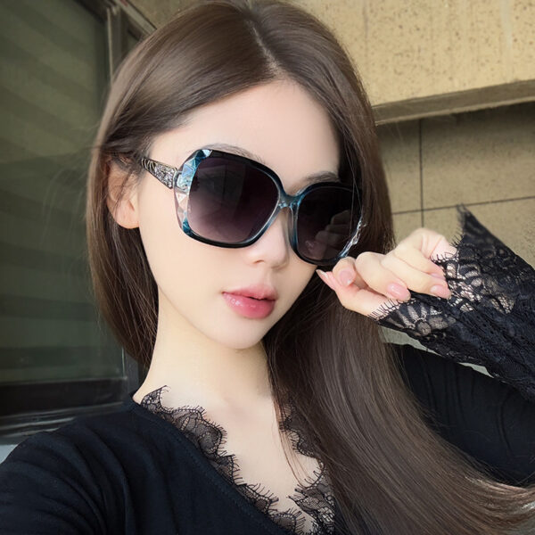 Wholesale fashion network sunglasses men and women polarized sunglasses riding glasses wholesale 5588