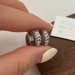 A-162 Silver Diamond Earrings