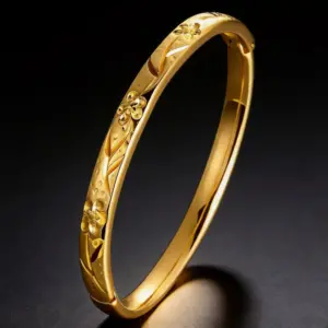 Wholesale Heart Shape Gold Bangle For Women, Simple Style Waterproof Non Tarnish 304 Stainless Steel With Rhinestones Inlay
