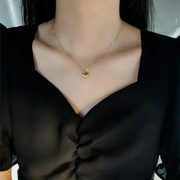 Wholesale Jewelry Simple Style Heart Titanium Steel Imitation Gold Snake Chain Necklace