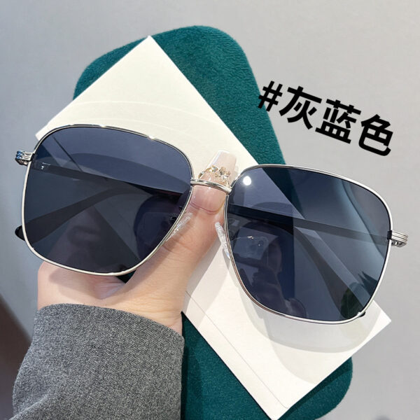 oly-de0f69520375a0e23d6c1a2bc241e2b1 Wholesale Advanced Sense Large Frame Sunglasses for Men and Women Polarized Driving Sunglasses Anti-UV Tea Glasses (with Myopia)