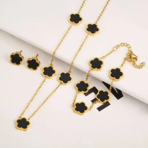 Black shell necklace set