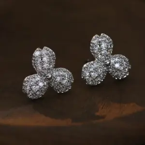 NS934-22 / Zircon
