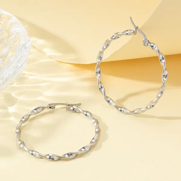 Wholesale Real Gold Plated Circle 304 Stainless Steel Simple Style Commute Waterproof Non Tarnish 304 Stainless Steel Earrings