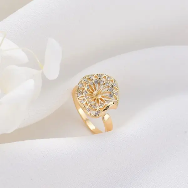 Wholesale Women’s New Style Open Star Rings In Copper With Zircon Inlay