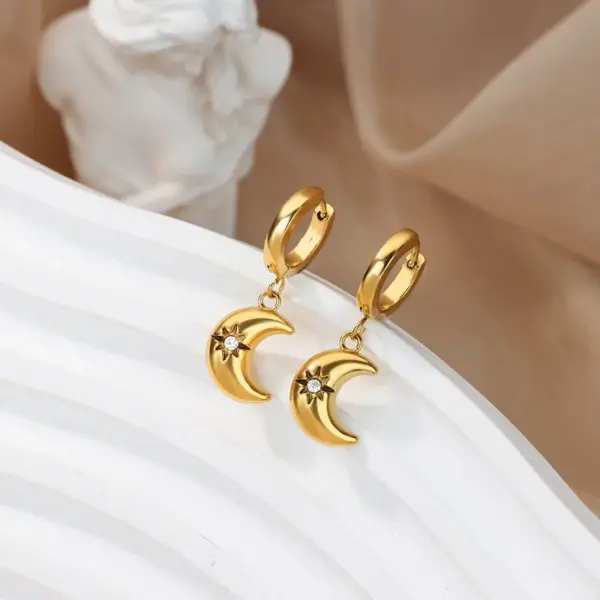 Wholesale Three-dimensional Sun Stud Earrings For Women In 304 Stainless Steel With 18K Gold PVD Coating And Zircon Inlay