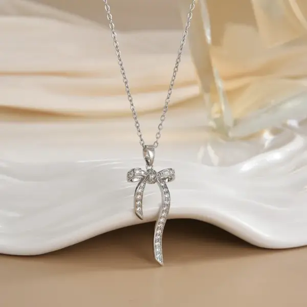 Wholesale Titanium Steel Butterfly Knot Necklace New Style Zircon Butterfly Lock Clavicle Chain Super Fairy Tale Titanium Steel Necklace