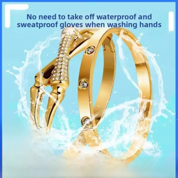 Wholesale Heart Shape Waterproof Non Tarnish Gold Bangle For Women In Simple Style, 304 Stainless Steel With Rhinestones Inlay