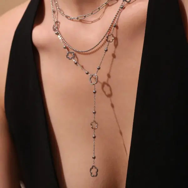 Wholesale 5A Zirconia Flower Small Beads Glue Diamond Lockbone Necklace 18K Gold Plated Stainless Steel Versatile Y-Shaped Jewelry Accessory