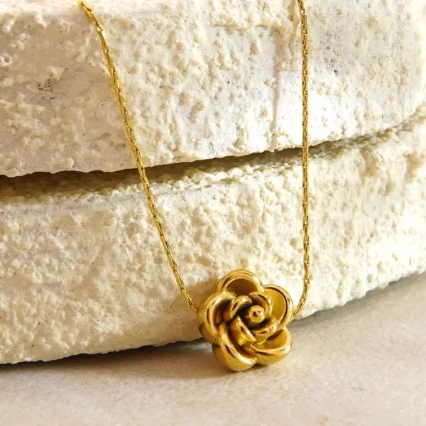 Wholesale Three-dimensional Flowers Jewelry Set In 304 Stainless Steel With 18K Gold Plated PVD Coating And Twisted Rope Chain